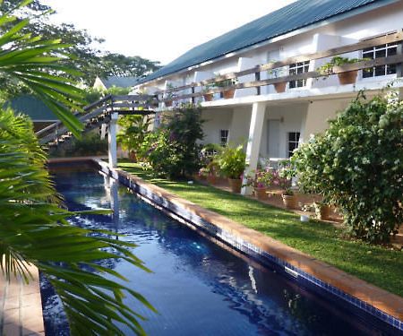 Summerland Suites Bon Accord Village Ngoại thất bức ảnh