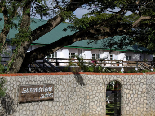 Summerland Suites Bon Accord Village Ngoại thất bức ảnh